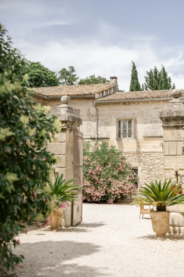 Photographe de mariage au Mas des Comtes de Provence, reportage Fine Art par Mathieu Pasques