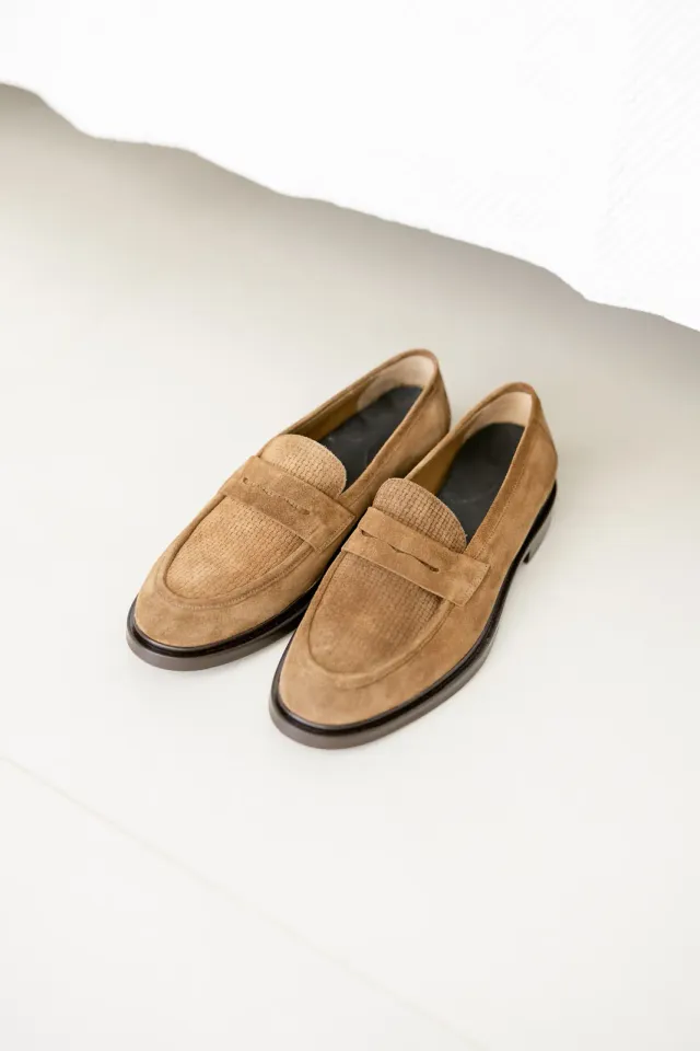 Mocassins en daim camel du marié