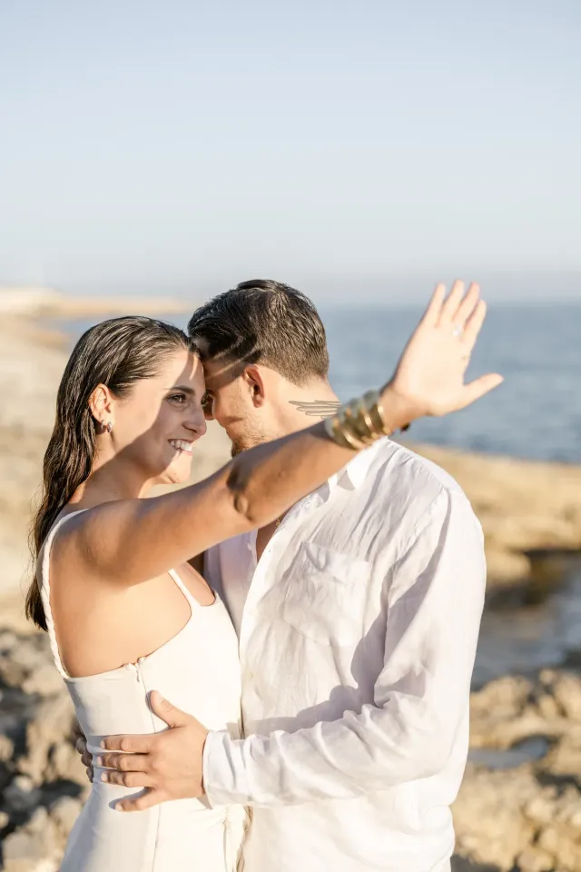 Close portrait of Nancy and Lucas, engagement session in Provence