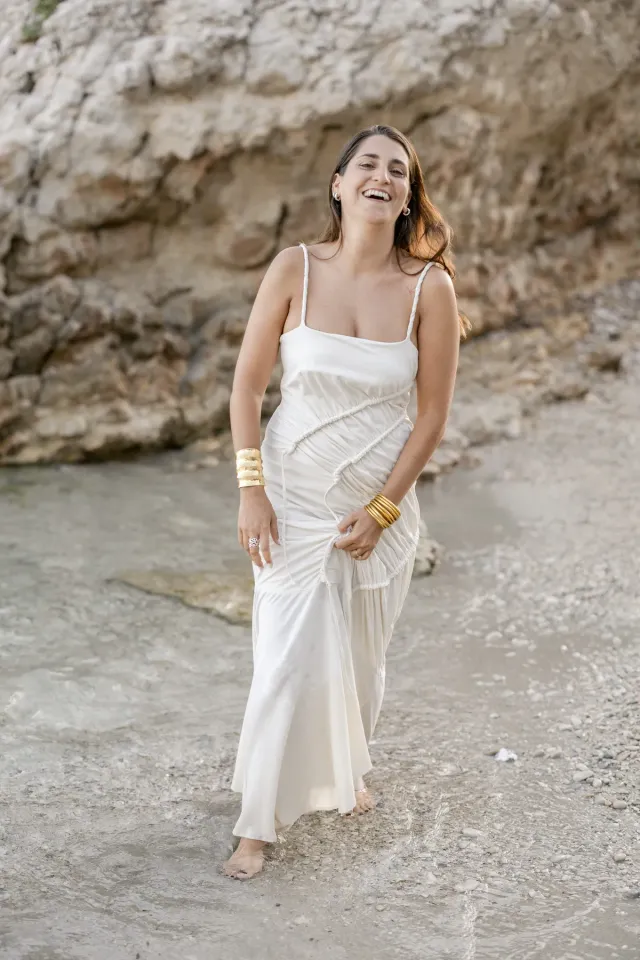 Couple session at golden hour, seaside Provence